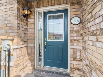 1839 Appleby Line, House attached with 3 bedrooms, 3 bathrooms and 3 parking in Burlington ON | Image 2