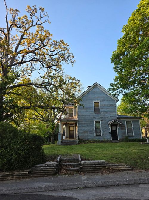 328 N Mccanse St, Mount Vernon, MO, 65712 | Card Image