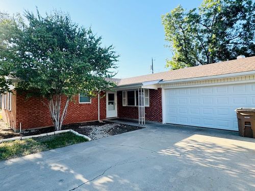 105 Dellwood Dr, San Angelo, TX, 76903-9109 | Card Image