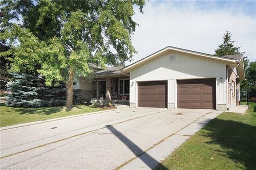 1088 Isabella St, Linwood, ON, N0B2A0 | Card Image