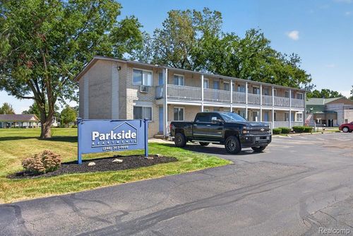 4-13927 Middle Gibraltar, Gibraltar, MI, 48173 | Card Image