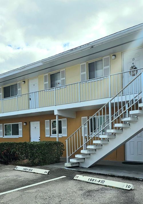 apt-b10-1501 Crescent Cir, Lake Park, FL, 33403-2251 | Card Image