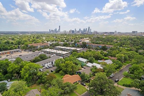 1719 E 32nd St, Austin, TX, 78722-1616 | Card Image