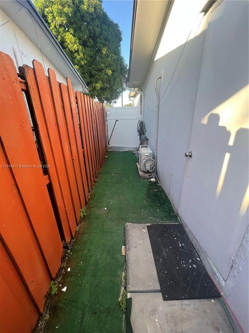 1-8480 Nw 14th St, Pembroke Pines, FL, 33024-4970 | Card Image