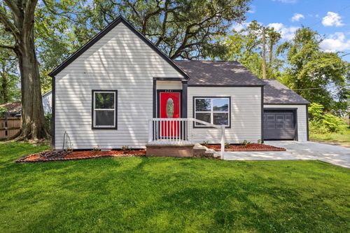 4241 Forest Dr, Port Arthur, TX, 77642-2555 | Card Image