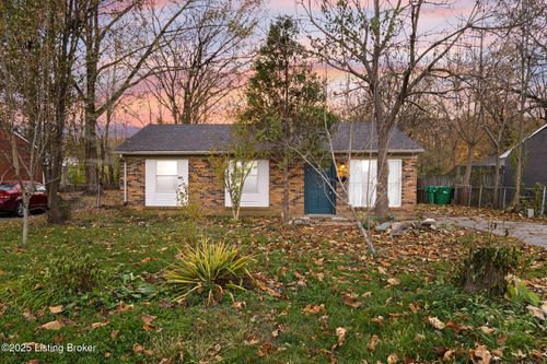 9818 Titan Dr, Louisville, KY, 40229-1829 | Card Image