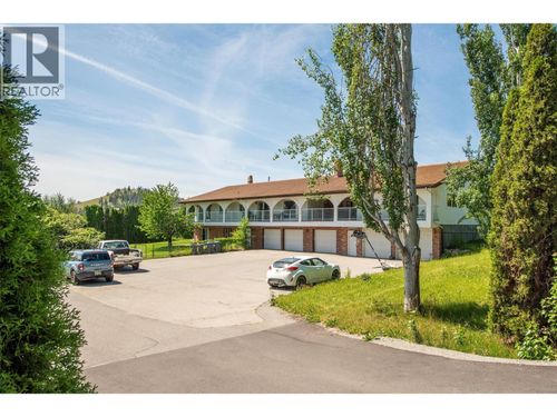 215 Arab Rd, Kelowna, BC, V1V2G8 | Card Image