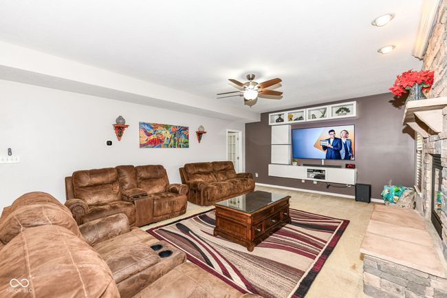 12142 Enmore Park, House other with 4 bedrooms, 5 bathrooms and null parking in Fishers IN | Image 9