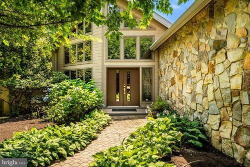 7 Bittersweet Dr, WEST CHESTER, PA, 19382-7056 | Card Image