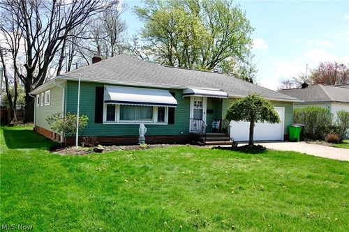 1661 Chelmsford Rd, Mayfield Heights, OH, 44124-3313 | Card Image