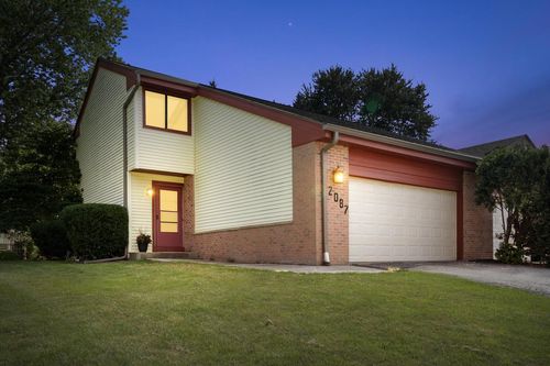 2087 E Pendragon Court, Oak Creek, WI, 53154 | Card Image