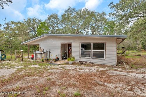 8237 Forest Hills Rd, Melrose, FL, 32666-8835 | Card Image