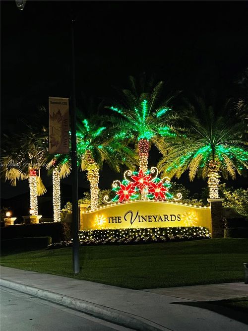 3772-3772 Se 2nd Dr, Homestead, FL, 33033-7229 | Card Image