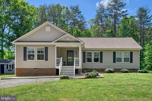 1176 Signboard Rd, BUMPASS, VA, 23024-3607 | Card Image