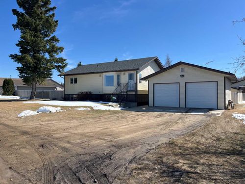 120 Railway Avenue, Home with 4 bedrooms, 2 bathrooms and 4 parking in St. Walburg SK | Card Image