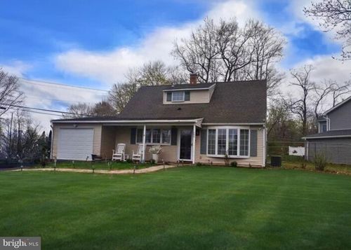 700 Ashdale Rd, MORRISVILLE, PA, 19067-6802 | Card Image