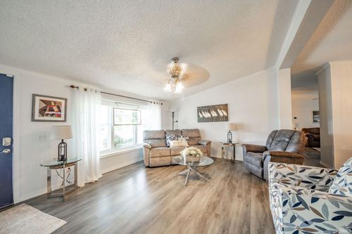 213 S Winter Dr, New Castle, IN, 47362-8941 | Card Image