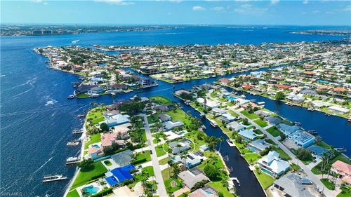 5330 Nautilus Dr, Cape Coral, FL, 33904-5949 | Card Image