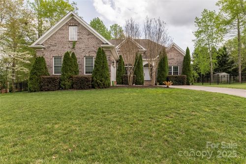 233 Highland Forest Dr, Clover, SC, 29710-6311 | Card Image