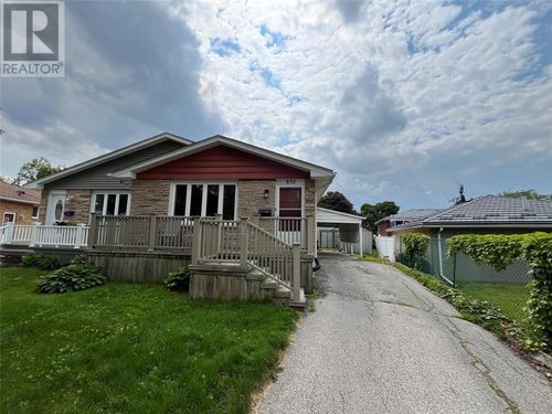 832 Wilmont Pl, Sarnia, ON, N7T4Z8 | Card Image