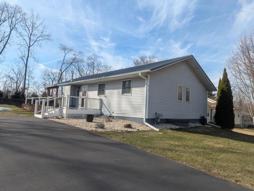 4125 Spruce St, Delavan, WI, 53115-3310 | Card Image