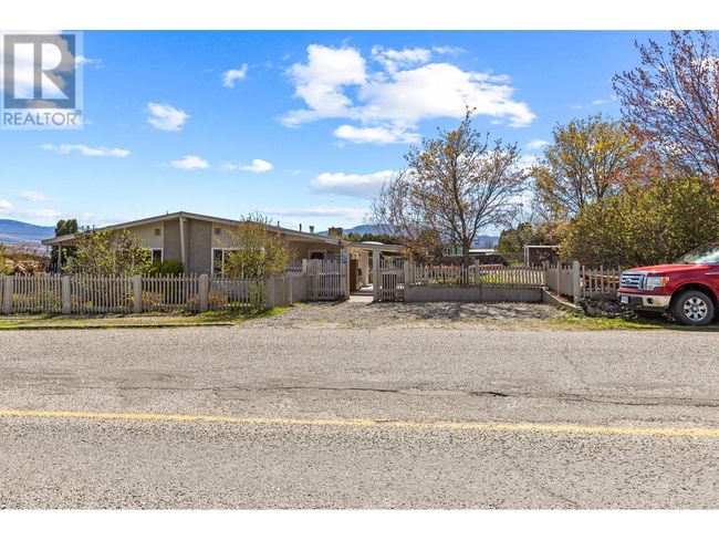 2431 Bering Rd, Home with 2 bedrooms, 1 bathrooms and 5 parking in West Kelowna BC | Image 39