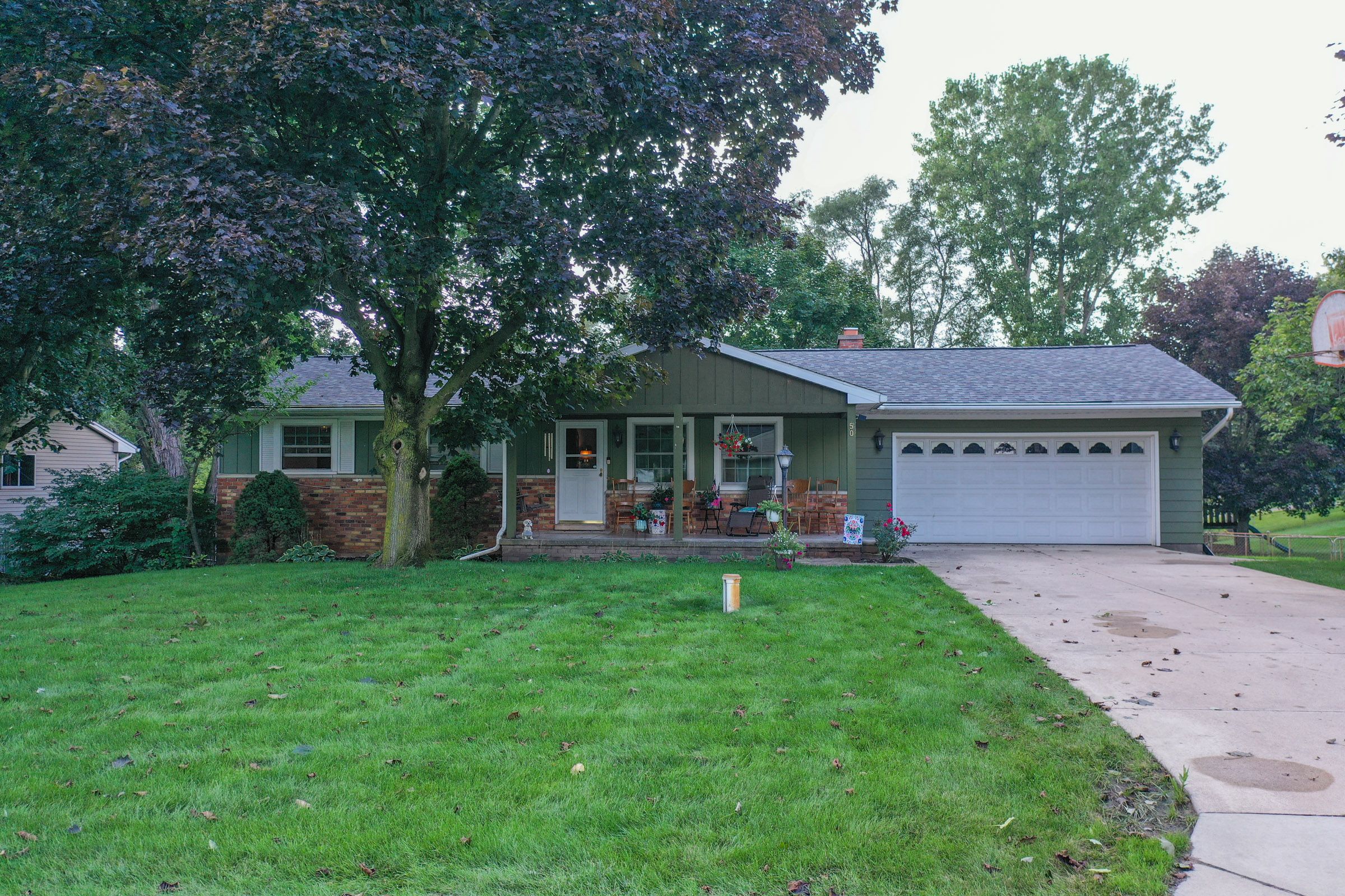 Meadowview Dr, Howell, MI 48843