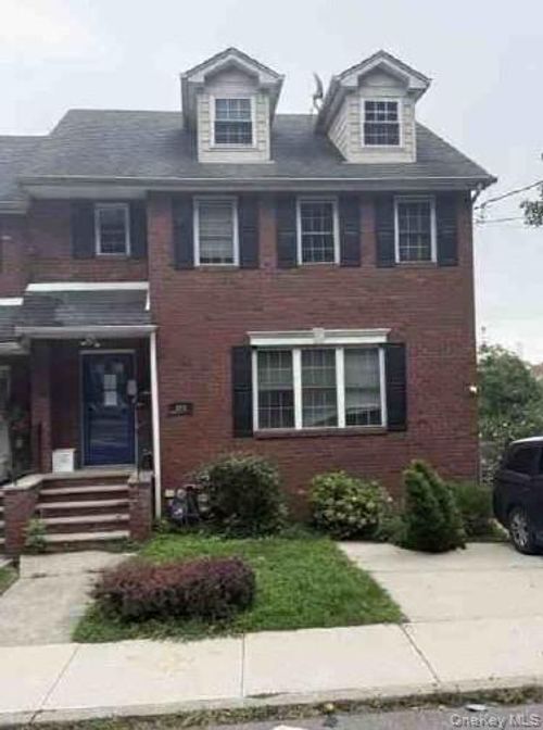 555 Van Duzer St, Staten Island, NY, 10304-2050 | Card Image