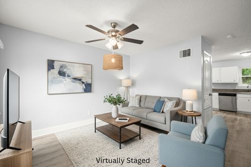 10905 Elm St, Jonestown, TX, 78645-2940 | Card Image