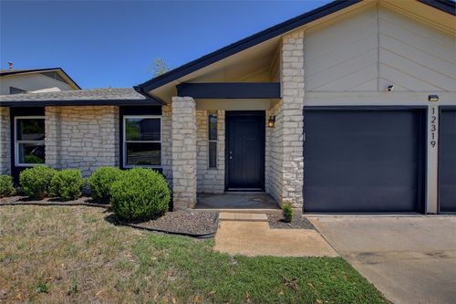 12319 Wycliff Ln, Austin, TX, 78727-5234 | Card Image