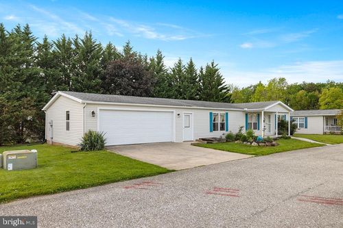 602 Pine Tree Ln, Abbottstown, PA, 17301-8991 | Card Image