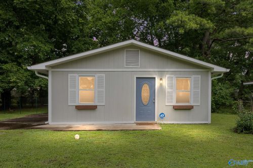 1022 6th Ave Sw, Decatur, AL, 35601-2929 | Card Image