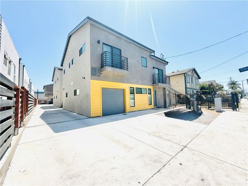 25200 Frampton Ave, Harbor City, CA, 90710-2830 | Card Image