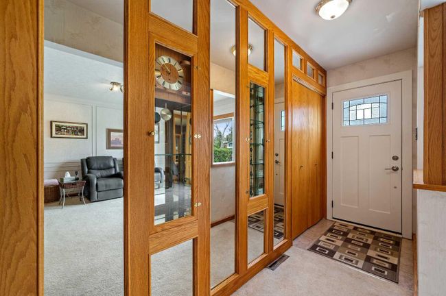 26 Rossburn Cres Sw, House detached with 1 bedrooms, 2 bathrooms and 2 parking in Calgary AB | Image 5