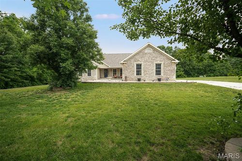 31 Butcher Creek Dr, Moscow Mills, MO, 63362-1864 | Card Image