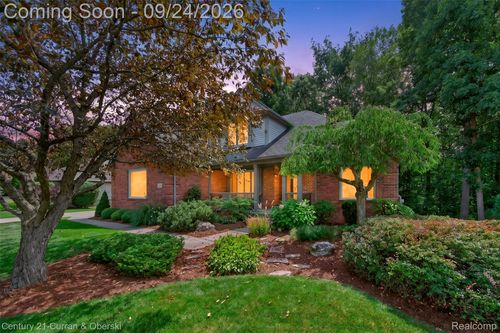 1230 Cottonwood St, Lake Orion, MI, 48360-1464 | Card Image