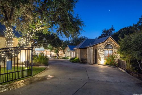1185 Gruene Rd, New Braunfels, TX, 78130-3107 | Card Image