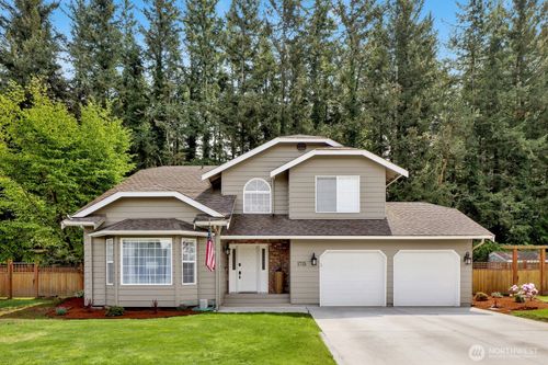 1715 Village Dr, Lynden, WA, 98264-1285 | Card Image