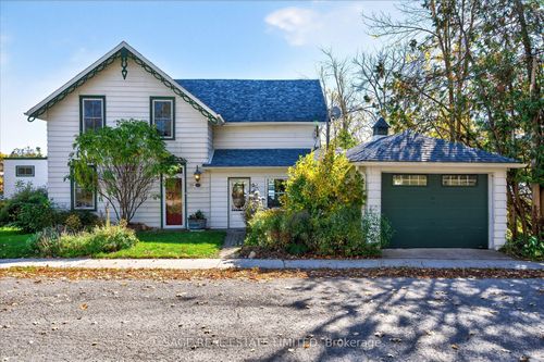 33 N Water St, Kawartha Lakes, ON, K0M1K0 | Card Image