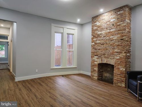 apt-1-230 S Market St, FREDERICK, MD, 21701-6577 | Card Image