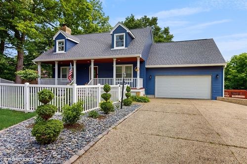 137 Forest Ave, Fox Lake, IL, 60020-1344 | Card Image