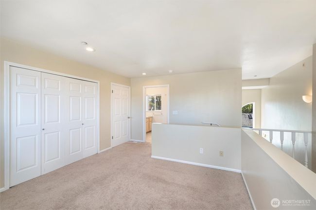 2 large closets | Image 24