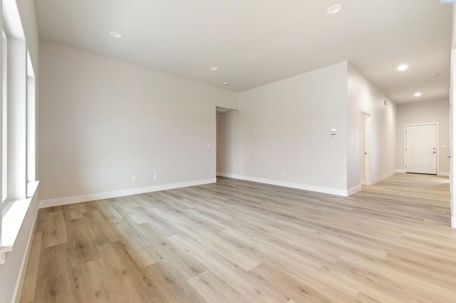 10402 Kokanee Dr, House other with 3 bedrooms, 2 bathrooms and 3 parking in Pasco WA | Image 10