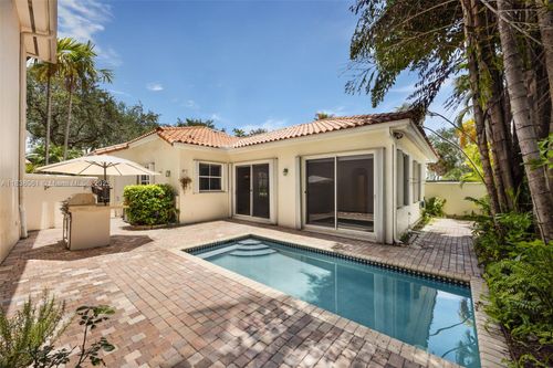 1571 Breakwater Ter, Hollywood, FL, 33019-5022 | Card Image