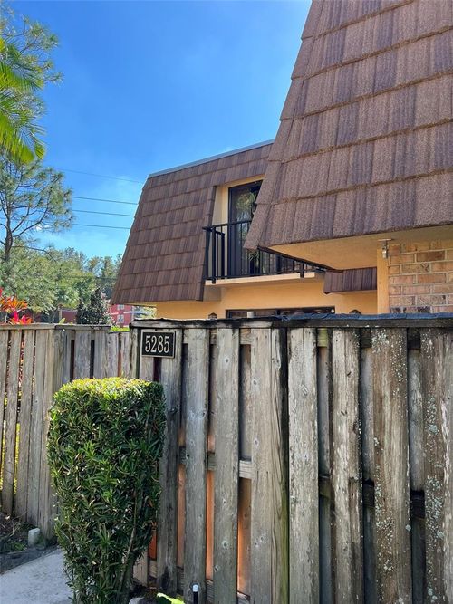 621-5285 Coral Ct, ORLANDO, FL, 32811-6709 | Card Image