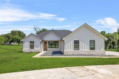 2318 Progress Dr, Brenham, TX, 77833-5530 | Card Image