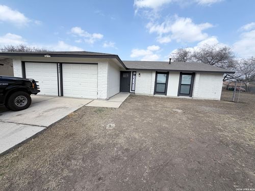 9002 Clipper Dr, San Antonio, TX, 78242-3206 | Card Image