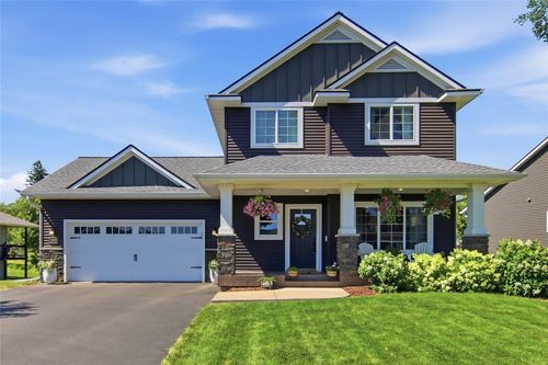 2292 Saint Andrews Dr, Altoona, WI, 54720-2241 | Card Image