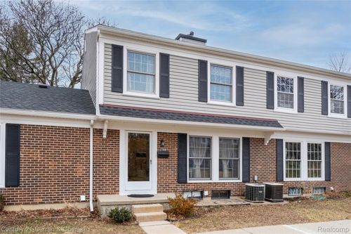 2768 Glenbridge Ct, Ann Arbor, MI, 48104-6728 | Card Image