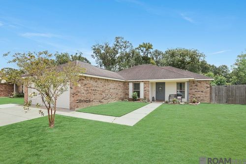 1101 Point Andrew Dr, Gonzales, LA, 70737-5807 | Card Image